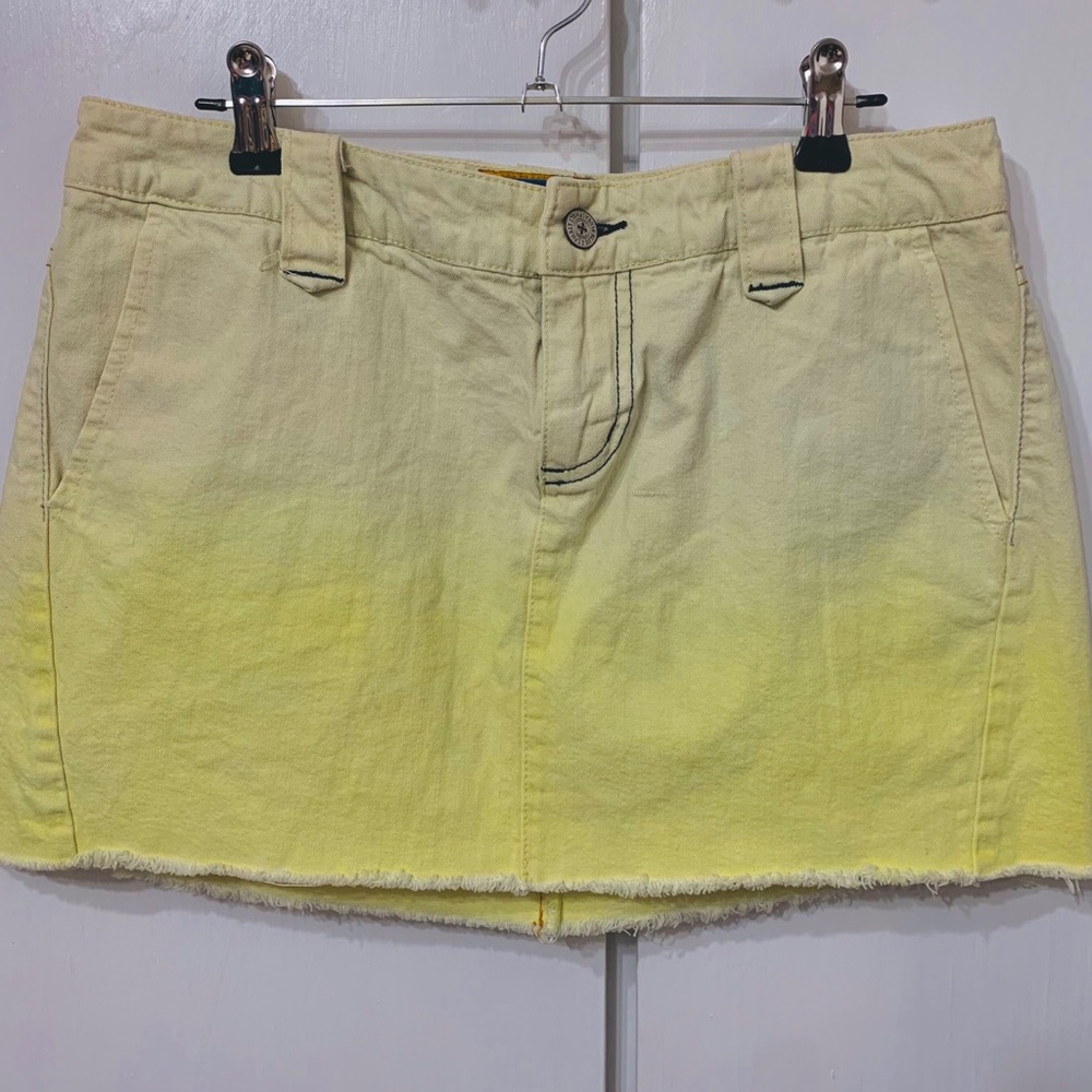 YELLOW TIE DYE DISTRESSED DENIM MINI SKIRT OMBRE SLANT POCKETS RAW HEM - Picture 2 of 11